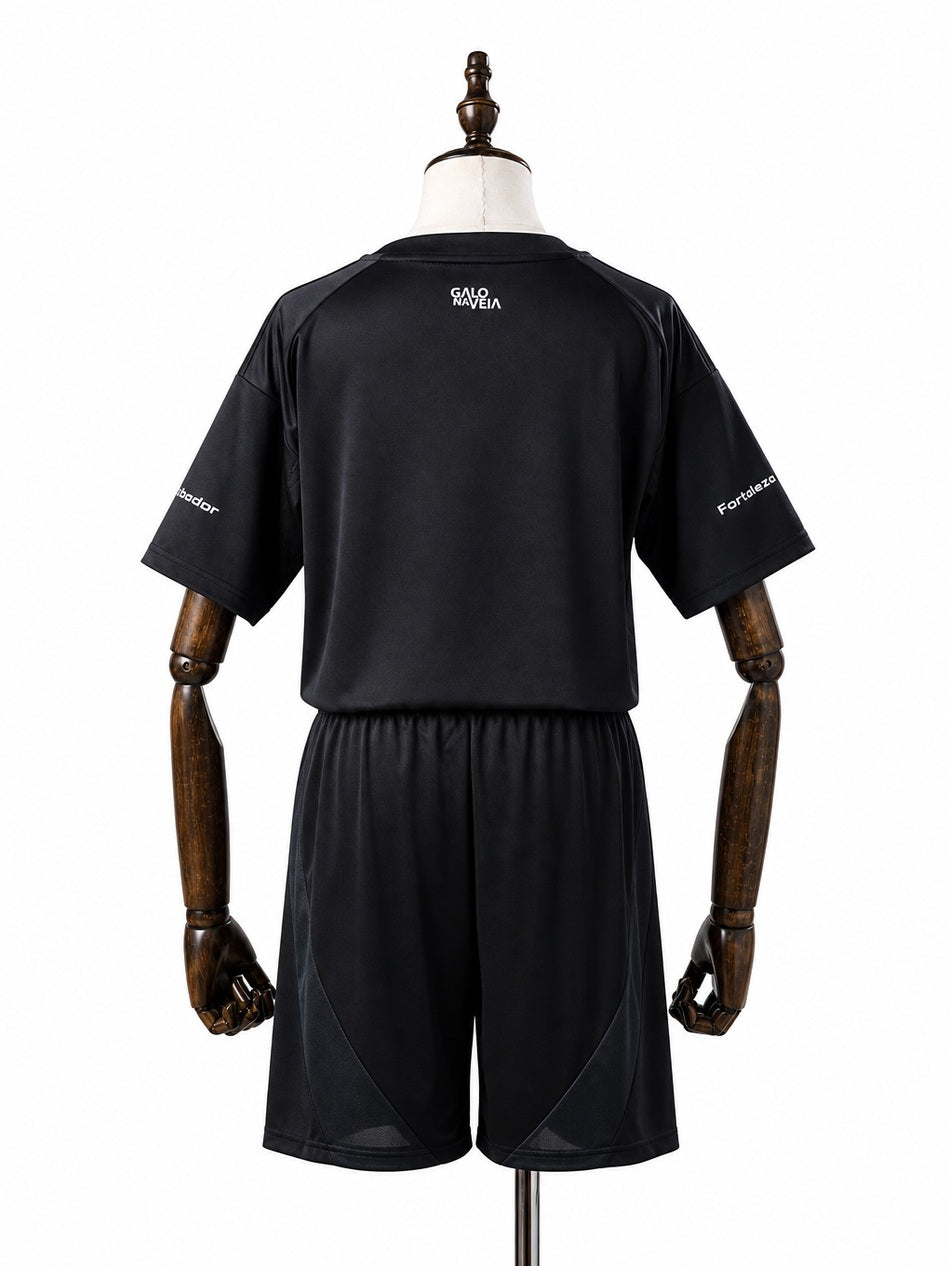Atlético-MG 25/26 Limited Edition Black Kids Kit Jersey back wood mannequin white background