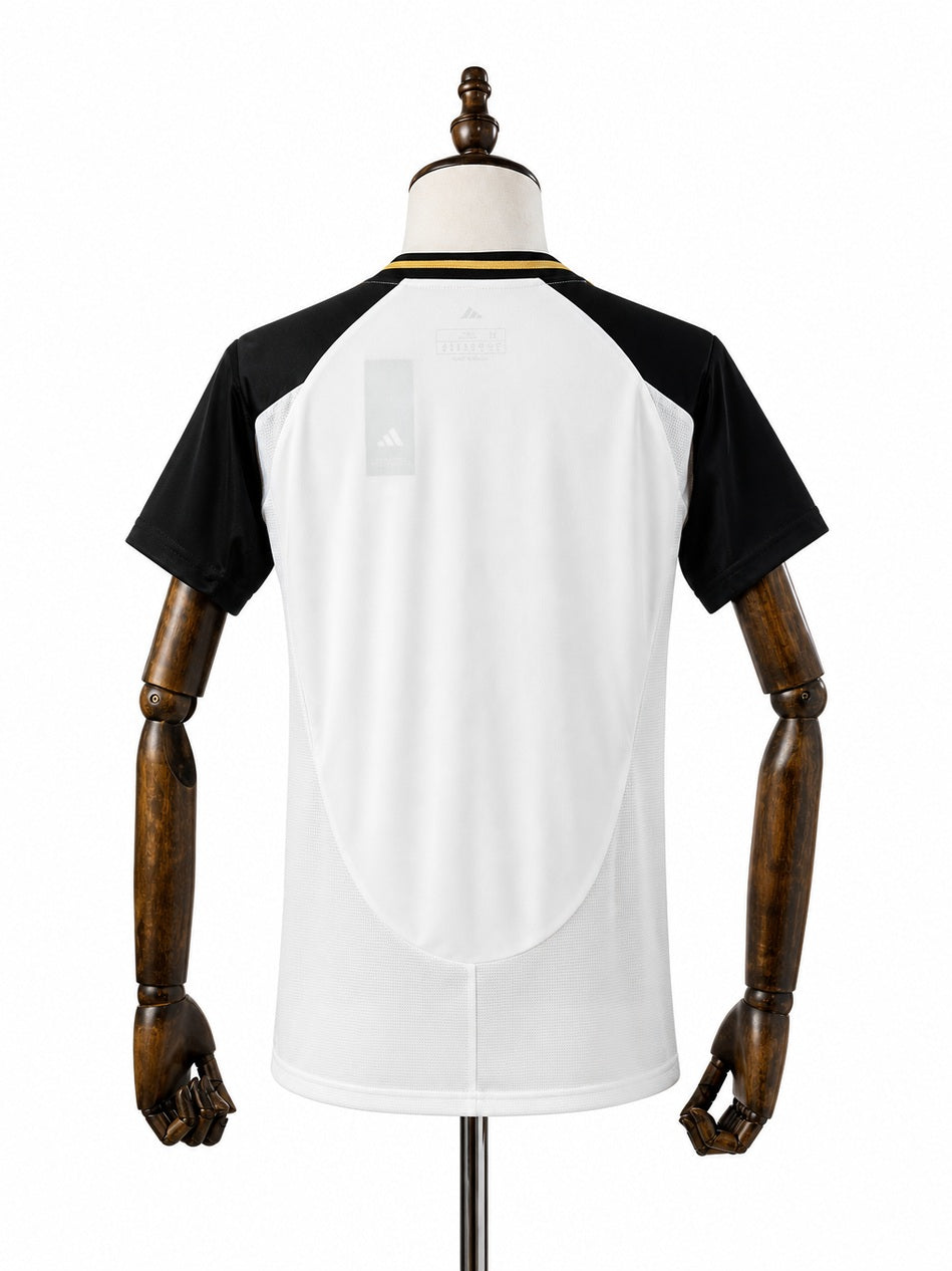 Atlético-MG Away Women Jersey back wood mannequin white background