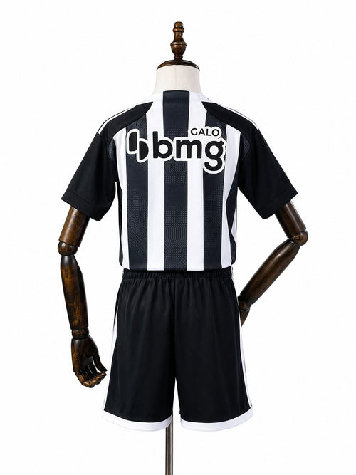 Atlético-MG Home kids kit back wood mannequin white background