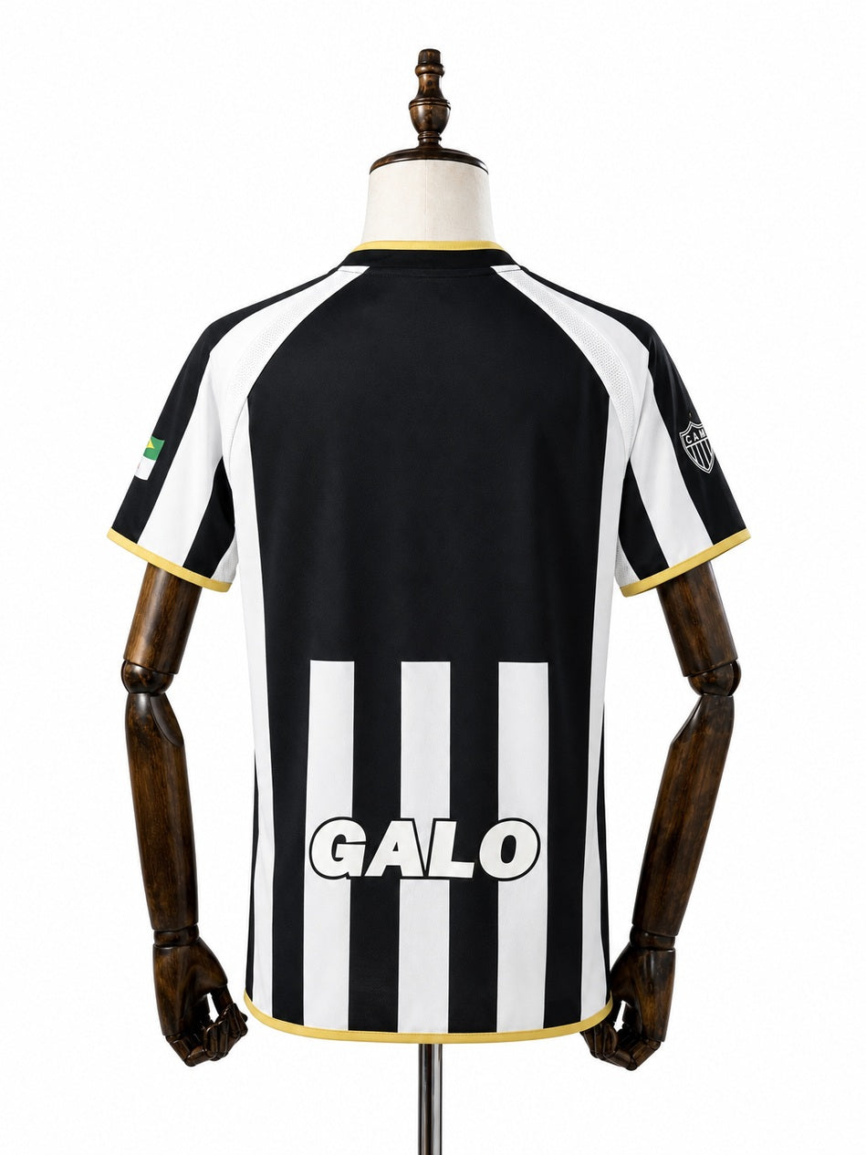 Atlético-MG Home Retro Jersey back wood mannequin white background