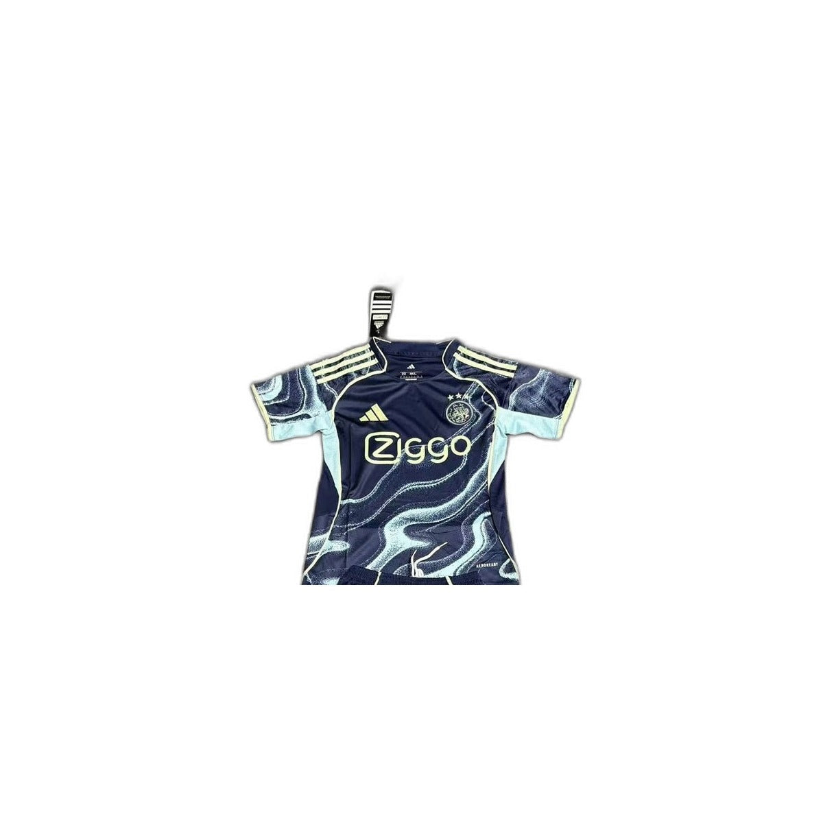 Camisa 2025-26 Ajax Away - Infantil detalhe escudo manequim fundo branco