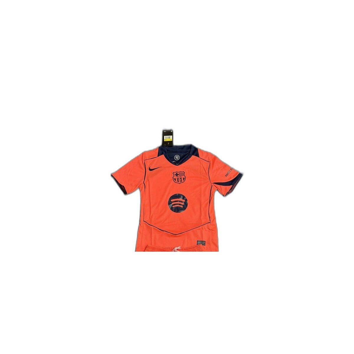 Camisa 2025-26 Barcelona III Infantil detalhe escudo manequim fundo branco