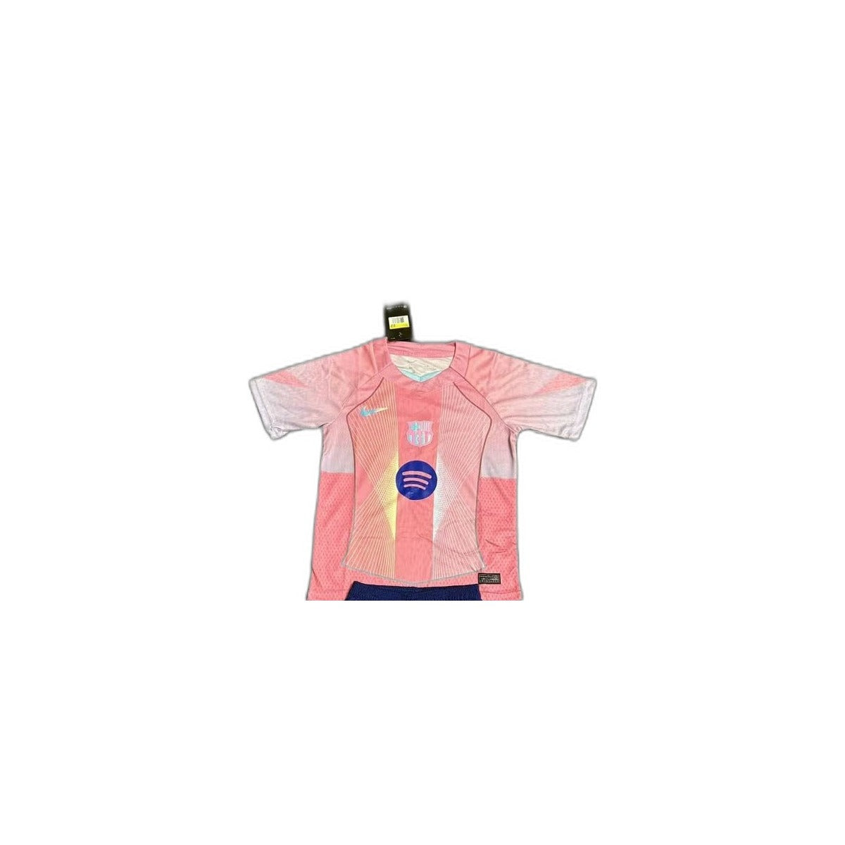 Camisa 2025-26 Barcelona Pink Infantil detalhe escudo manequim fundo branco