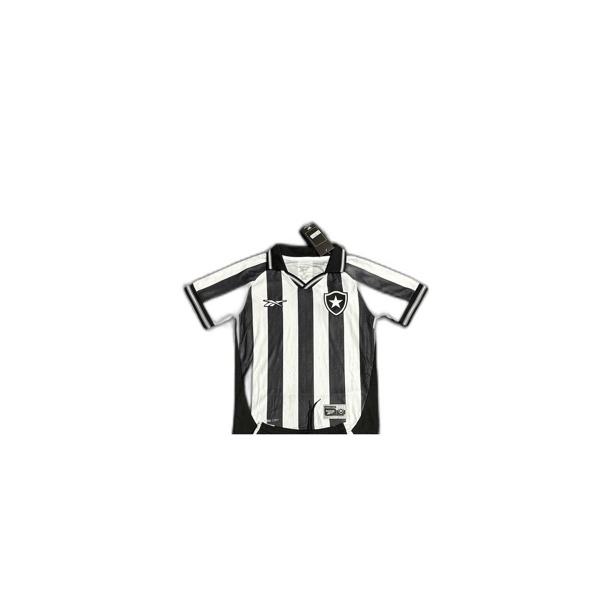 Camisa 2025-26 Botafogo Home Infantil detalhe escudo manequim fundo branco