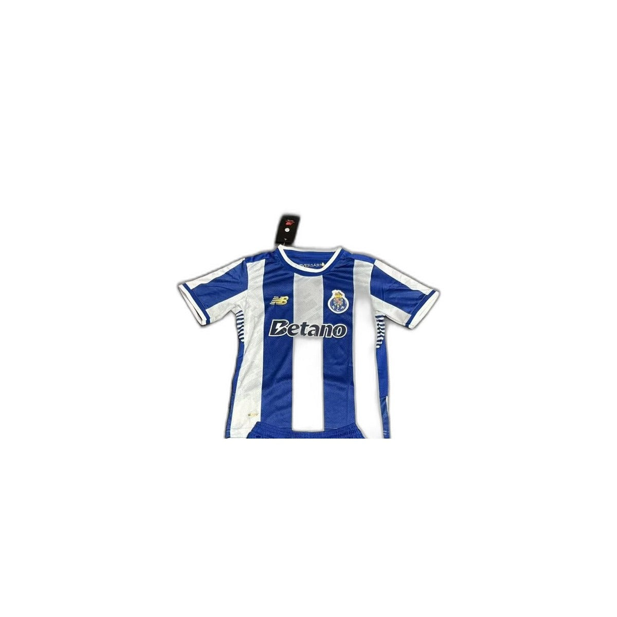 Camisa 2025-26 FC Porto Home Infantil detalhe escudo manequim fundo branco