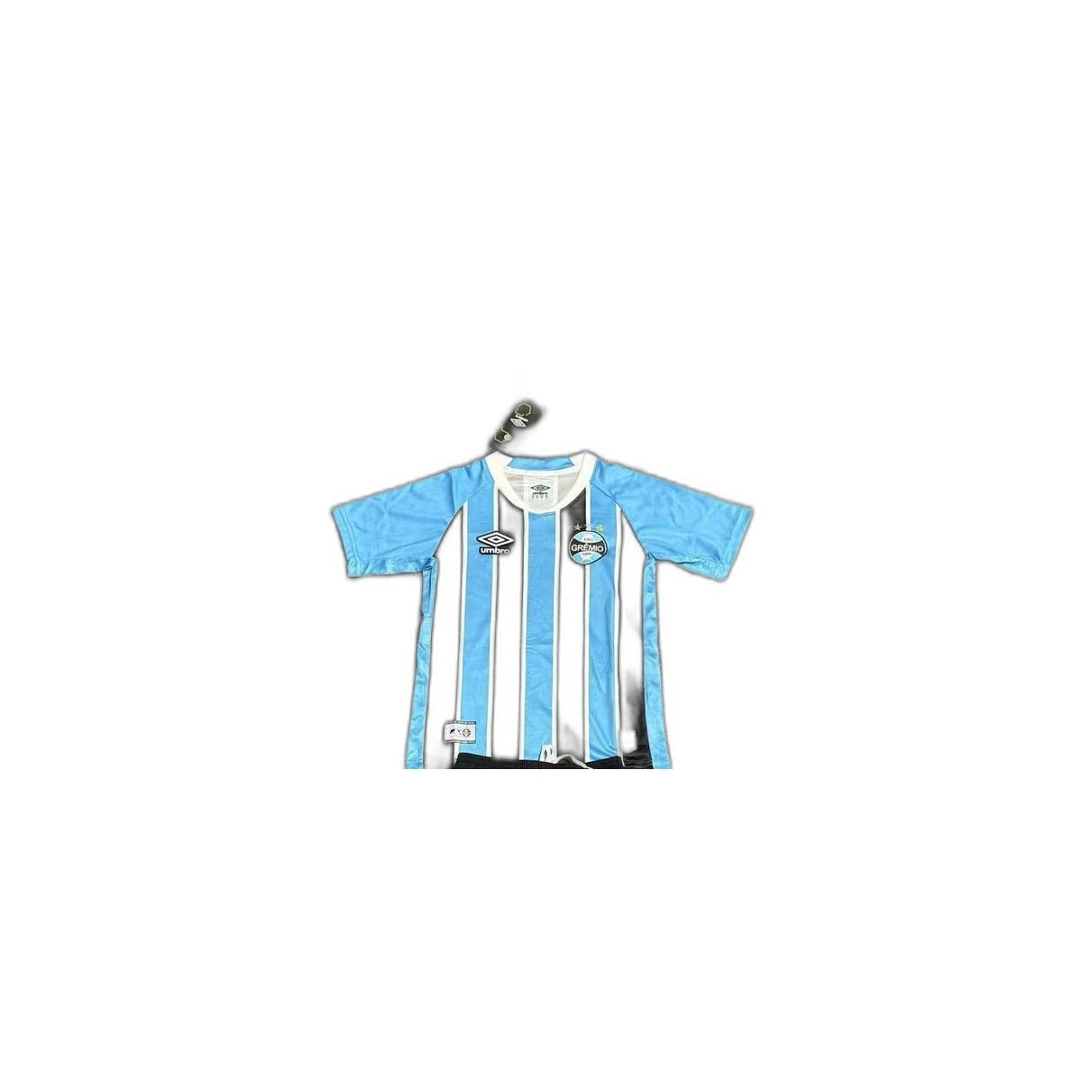 Camisa 2025-26 Gremio Home Infantil detalhe escudo manequim fundo branco