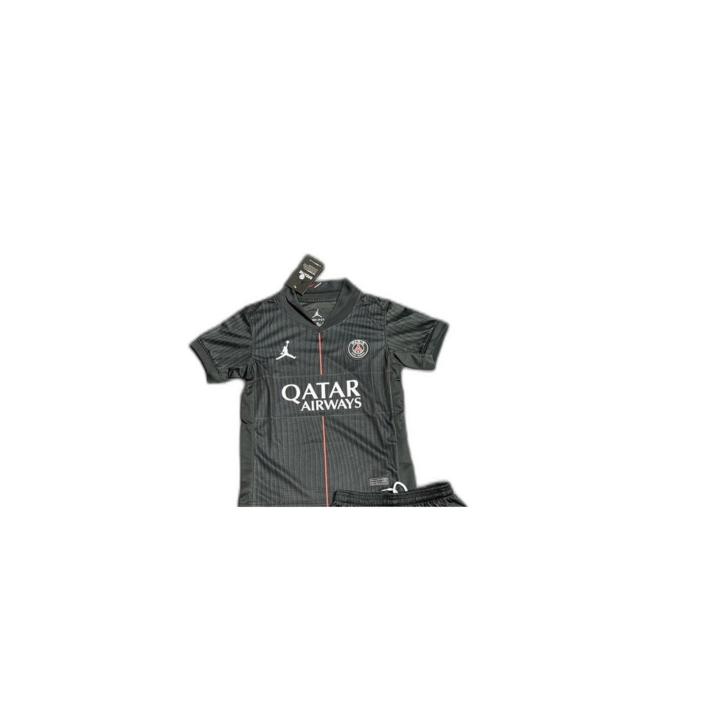 Camisa 2025-26 PSG IIII Infantil detalhe escudo manequim fundo branco