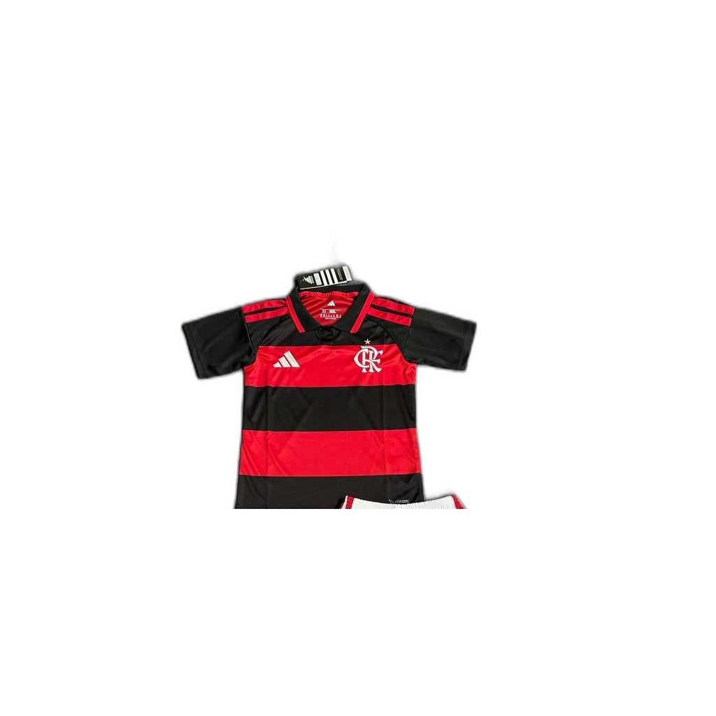 Camisa 2026-27 Flamengo Home Infantil detalhe escudo manequim fundo branco