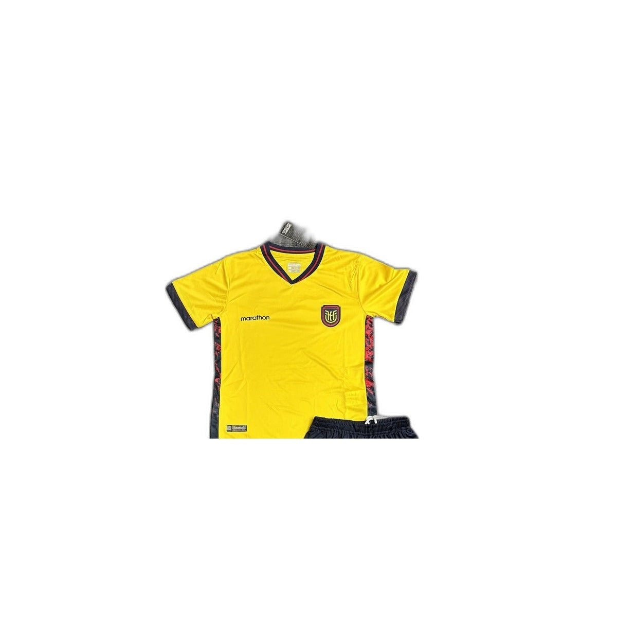 Camisa 2026 Ecuador Home Infantil detalhe escudo manequim fundo branco