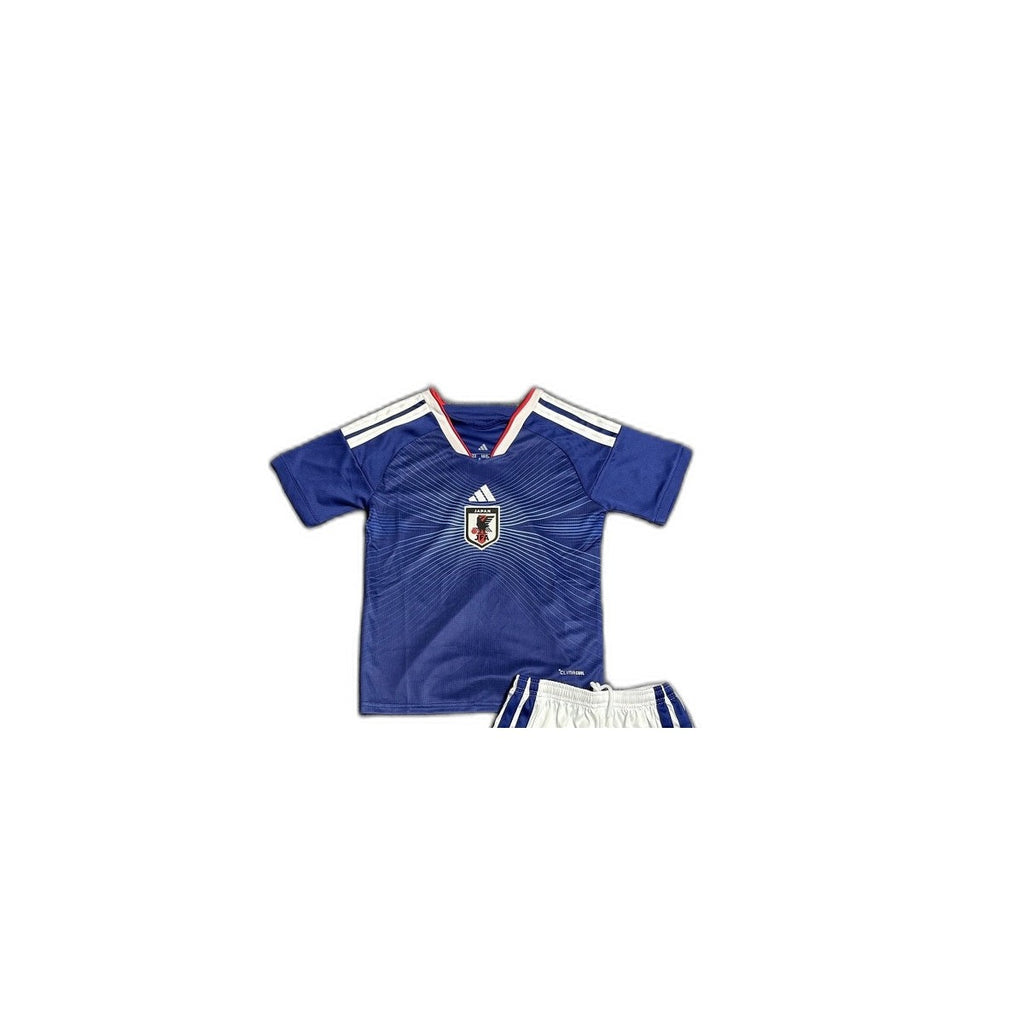 Camisa 2026 Japan home jersey Infantil detalhe escudo manequim fundo branco