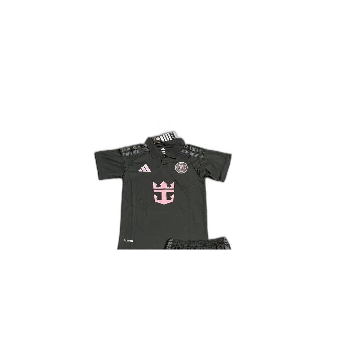 Camisa 26-27 Inter Miami Infantil detalhe escudo manequim fundo branco