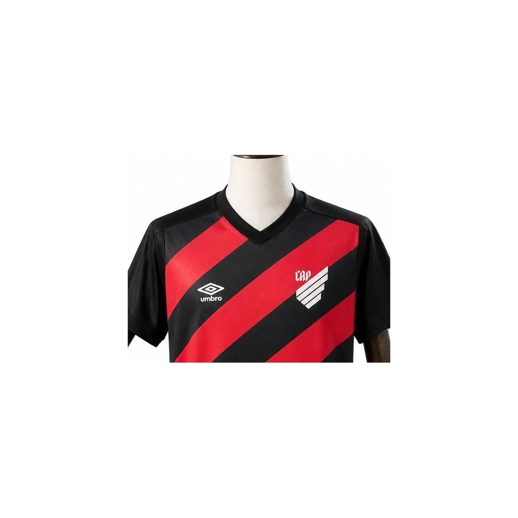 Camisa Athletico-PR - 1º Uniforme Torcedor Sem Patch 2026/2027 detalhe escudo manequim fundo branco