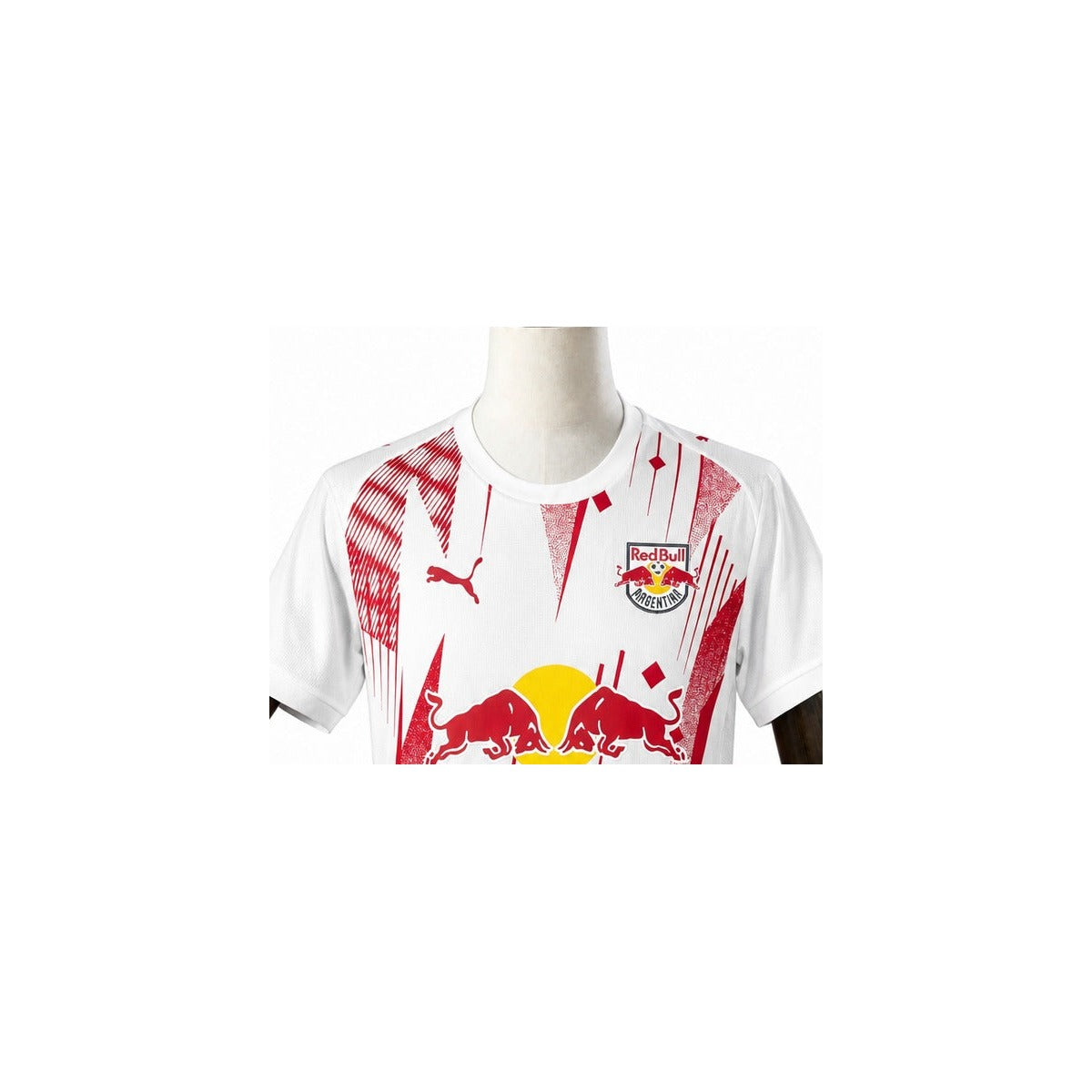 Camisa Bragantino – 1º Uniforme Torcedor 2026 detalhe escudo manequim fundo branco