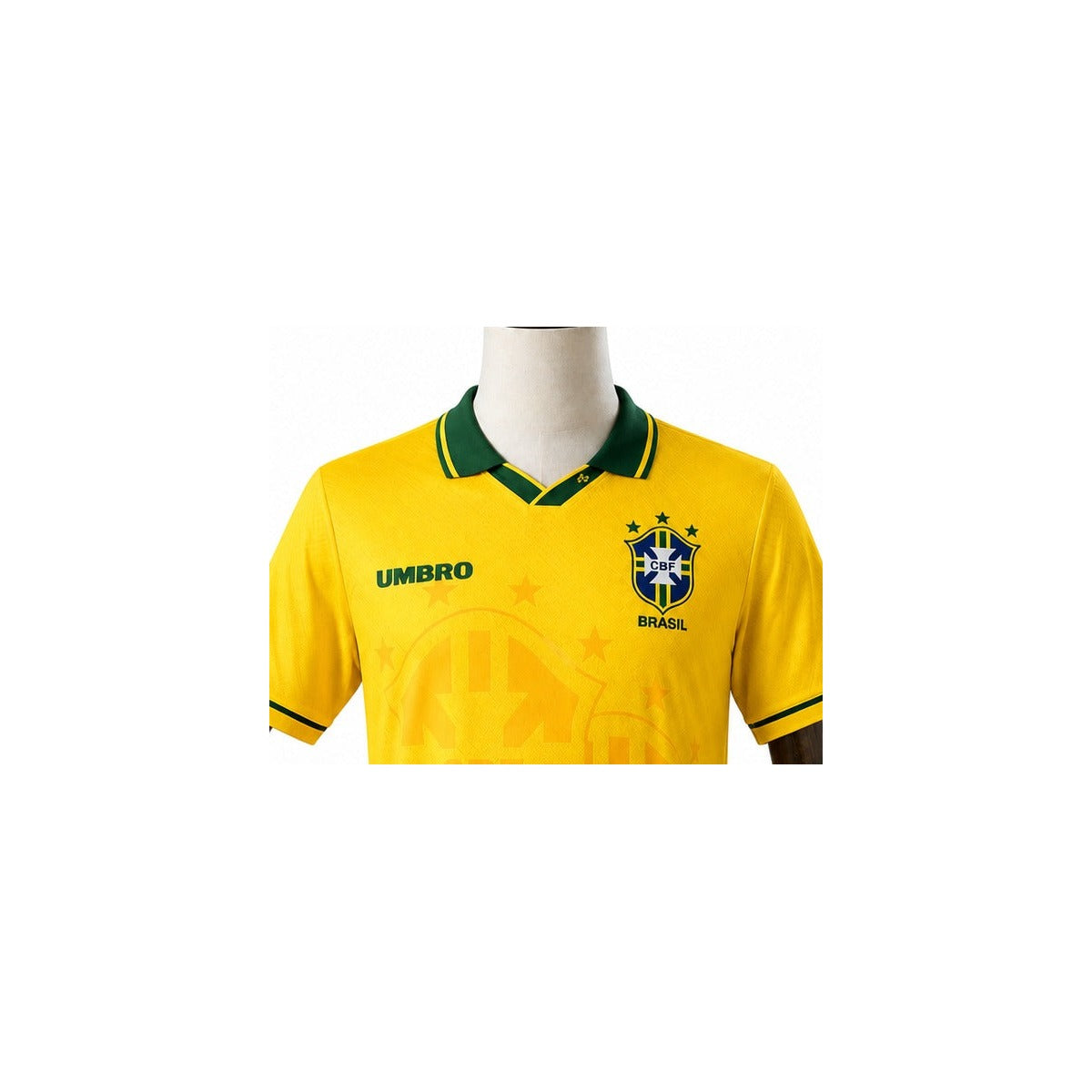 Camisa Seleção Brasileira Retrô Amarela 1994 detalhe escudo manequim fundo branco