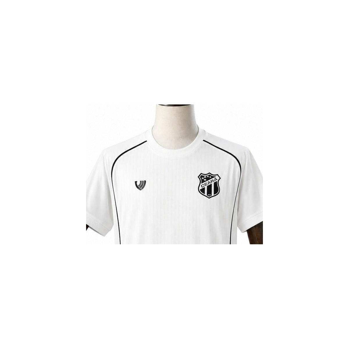Camisa Ceará - 2º Uniforme Torcedor Sem Patch 2026/2027 detalhe escudo manequim fundo branco