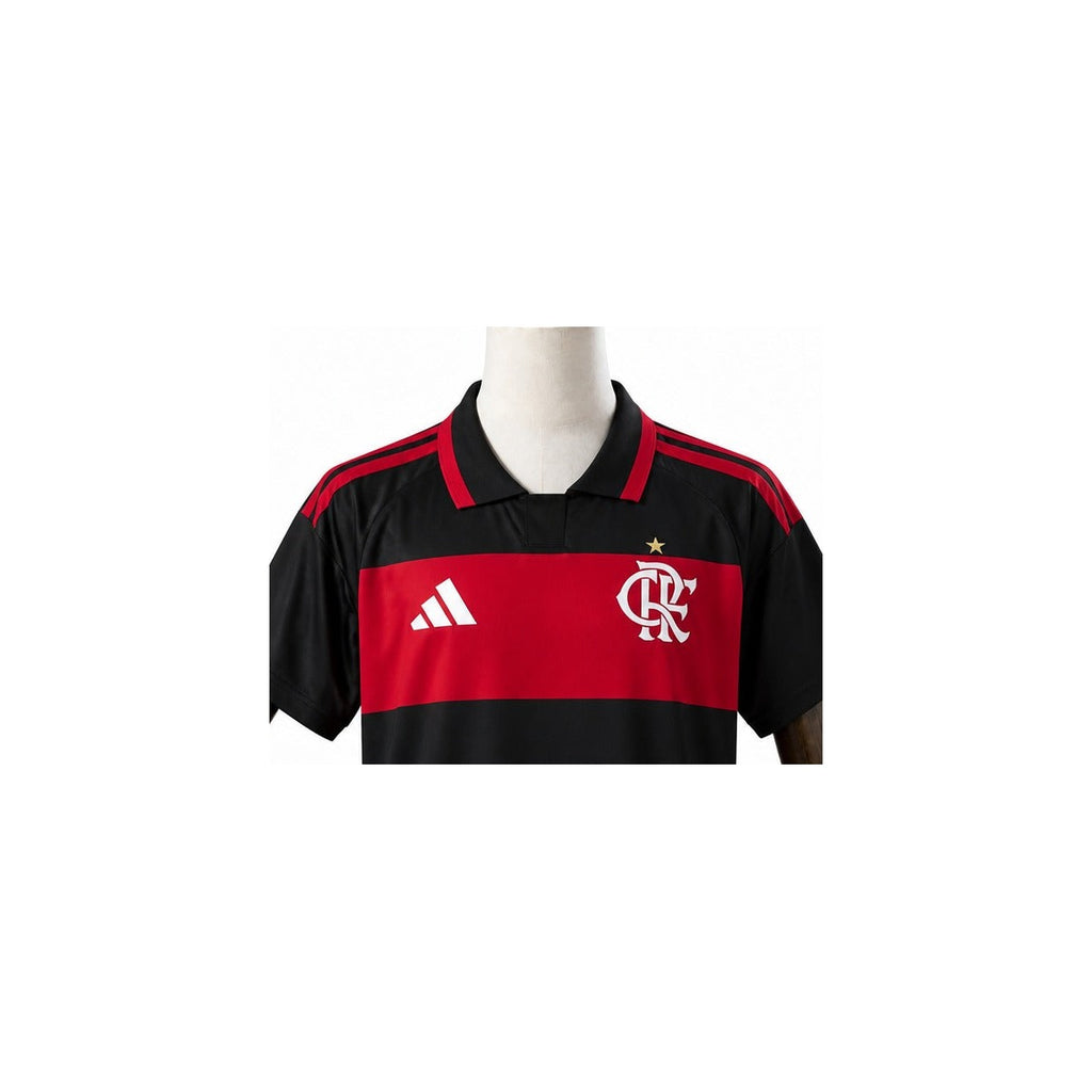 Camisa Flamengo - 1º Uniforme Torcedor Sem Patch 2026/2027 detalhe escudo manequim fundo branco