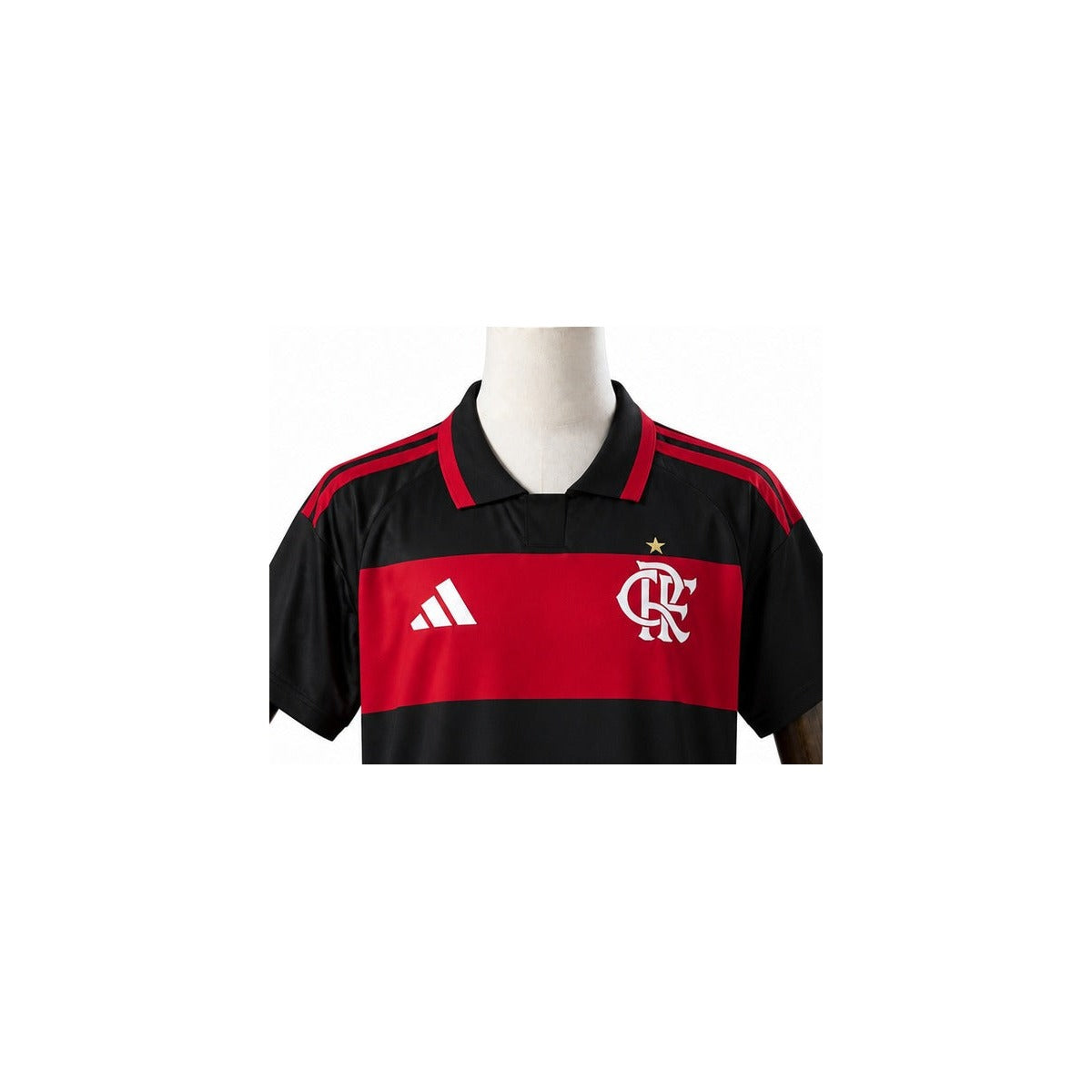 Camisa Flamengo - 1º Uniforme Torcedor Sem Patch 2026/2027 detalhe escudo manequim fundo branco