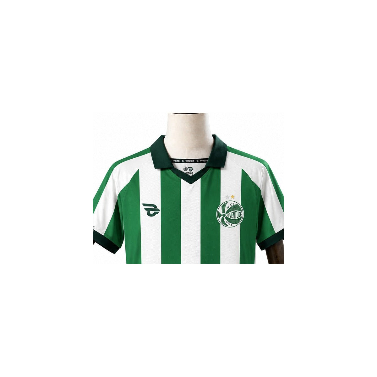 Camisa Juventude - 1º Uniforme Torcedor Sem Patch 2025/2026 detalhe escudo manequim fundo branco