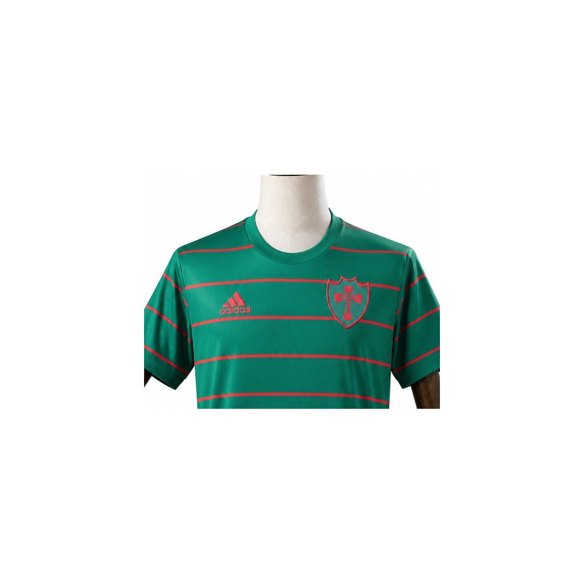 Camisa Portuguesa - 1º Uniforme Torcedor Sem Patch 2026/2027 detalhe escudo manequim fundo branco