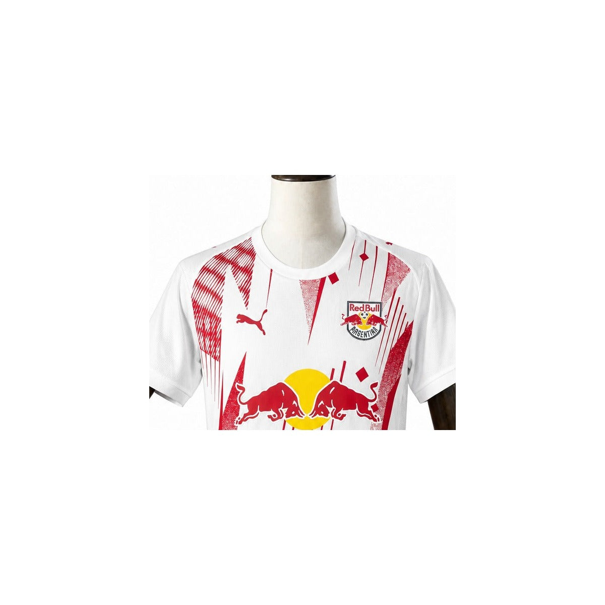 Camisa RB Bragantino – 1º Uniforme Jogador 2026/2027 detalhe escudo manequim fundo branco