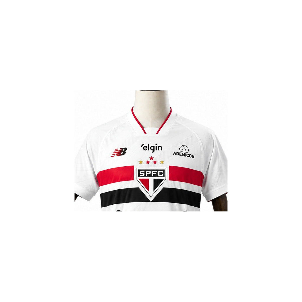 Camisa São Paulo - 1º Uniforme Jogador Completa 2026/2027 detalhe escudo manequim fundo branco