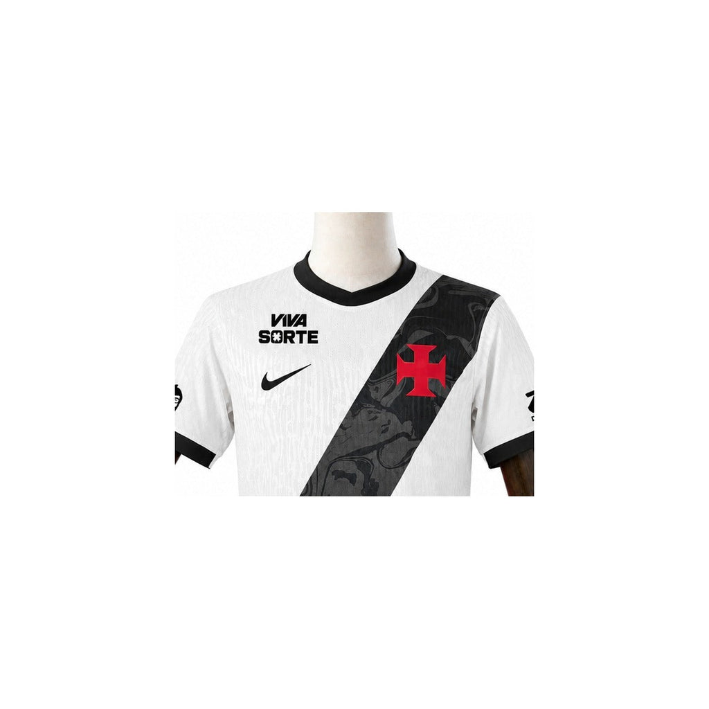 Camisa Vasco - 2º Uniforme Jogador Completa 2026/2027 detalhe escudo manequim fundo branco