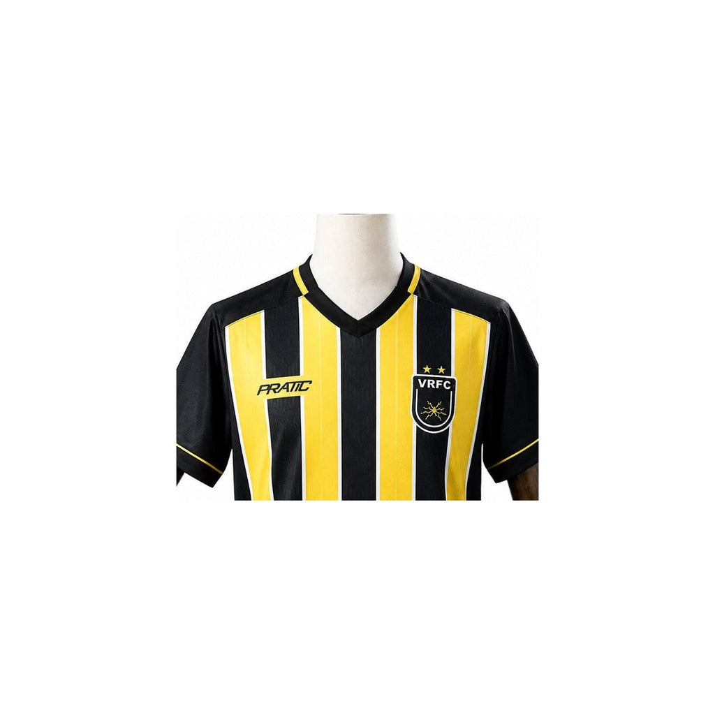 Camisa Volta Redonda - 1º Uniforme Torcedor Sem Patch 2025/2026 detalhe escudo manequim fundo branco