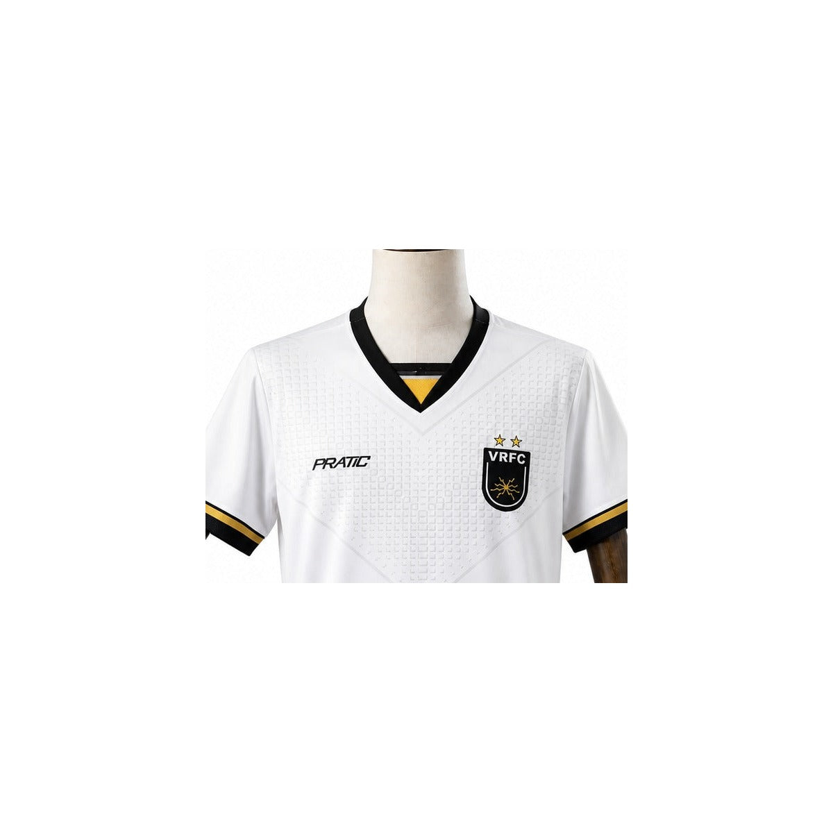 Camisa Volta Redonda - 2º Uniforme Torcedor Sem Patch 2025/2026 detalhe escudo manequim fundo branco