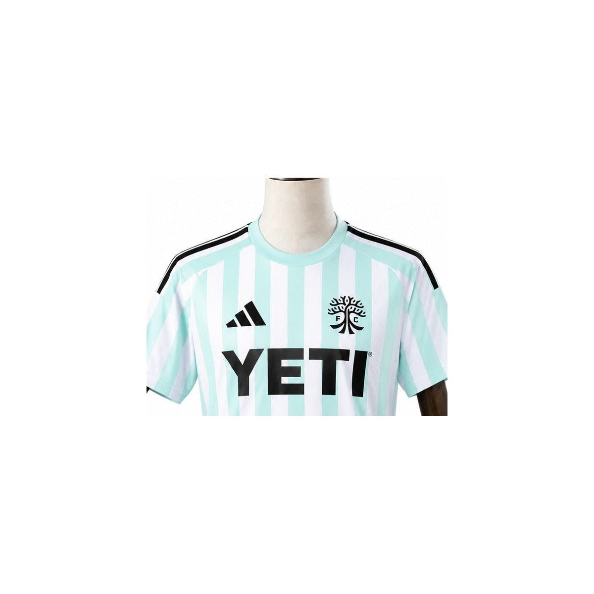 Camisa Austin - 2º Uniforme Torcedor 2026 detalhe escudo manequim fundo branco