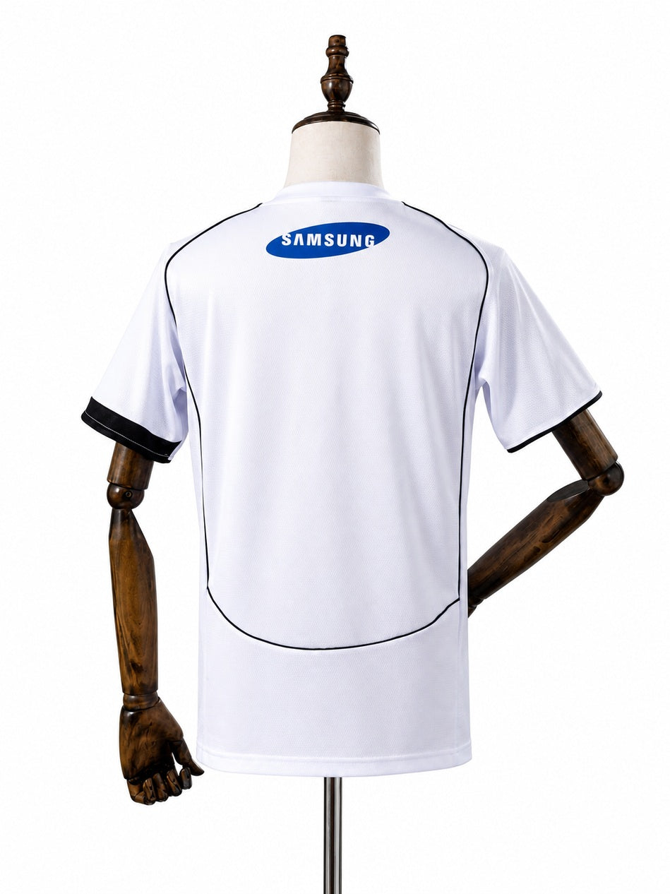 Corinthians 2005/06 Home Retro Jersey back wood mannequin white background