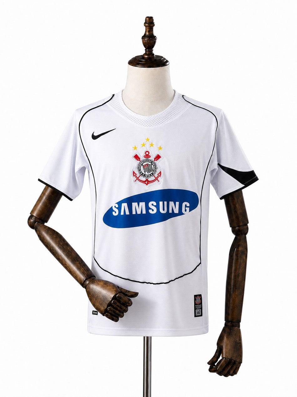 Corinthians 2005/06 Home Retro Jersey front wood mannequin white background