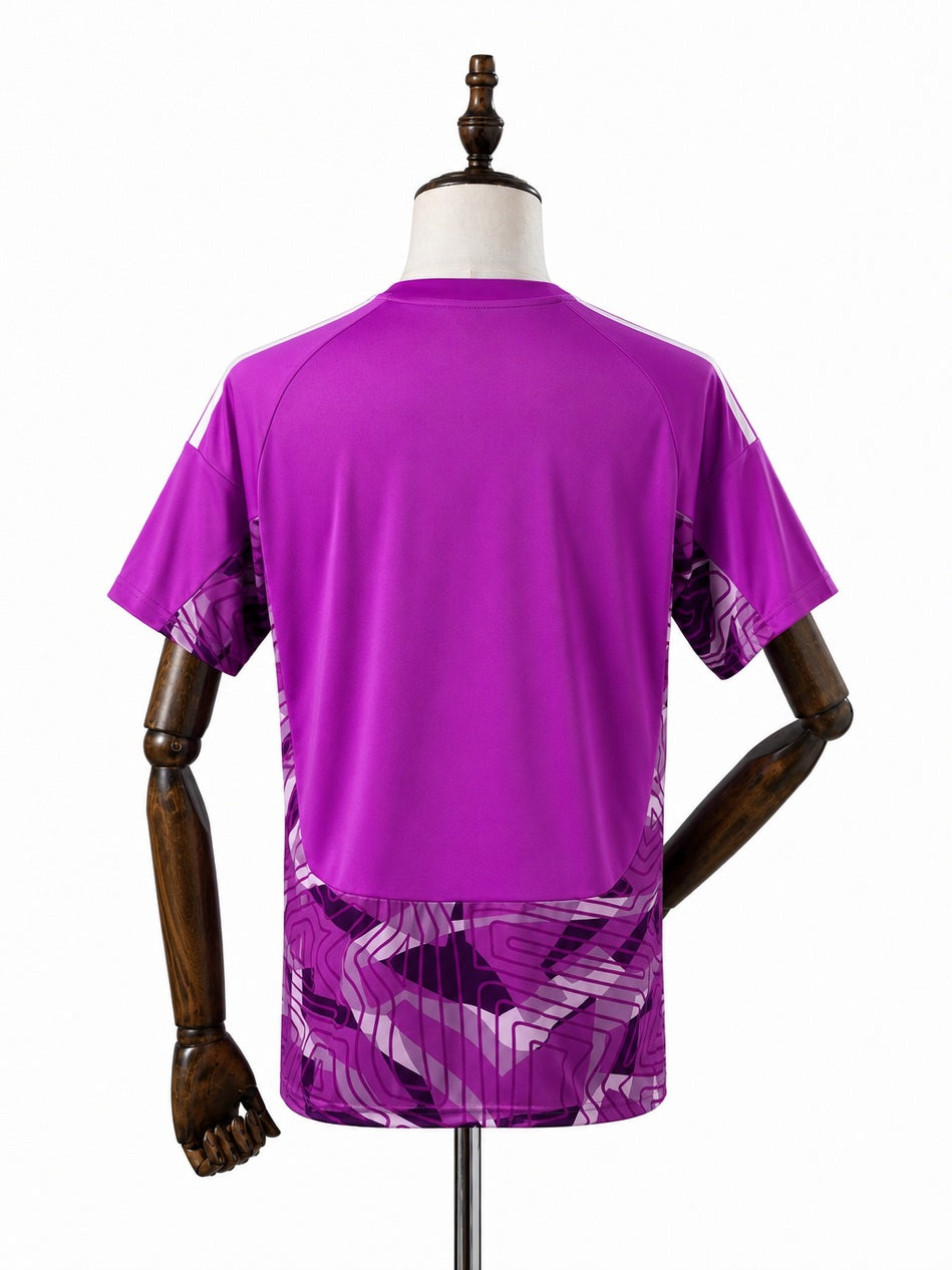 Cruzeiro 26/27 GK-Purple Jersey back wood mannequin white background