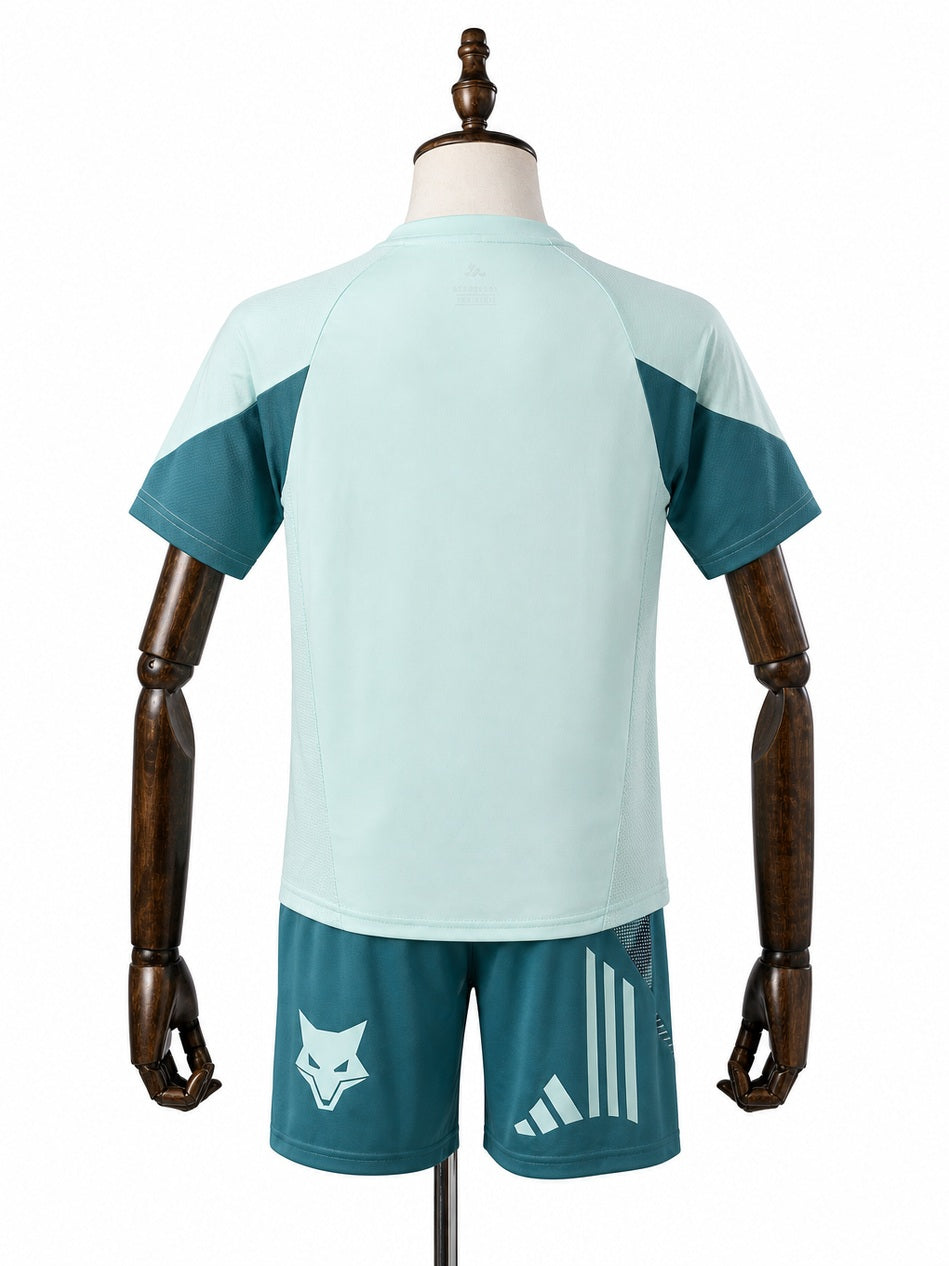 Cruzeiro Training Kids Kit back wood mannequin white background