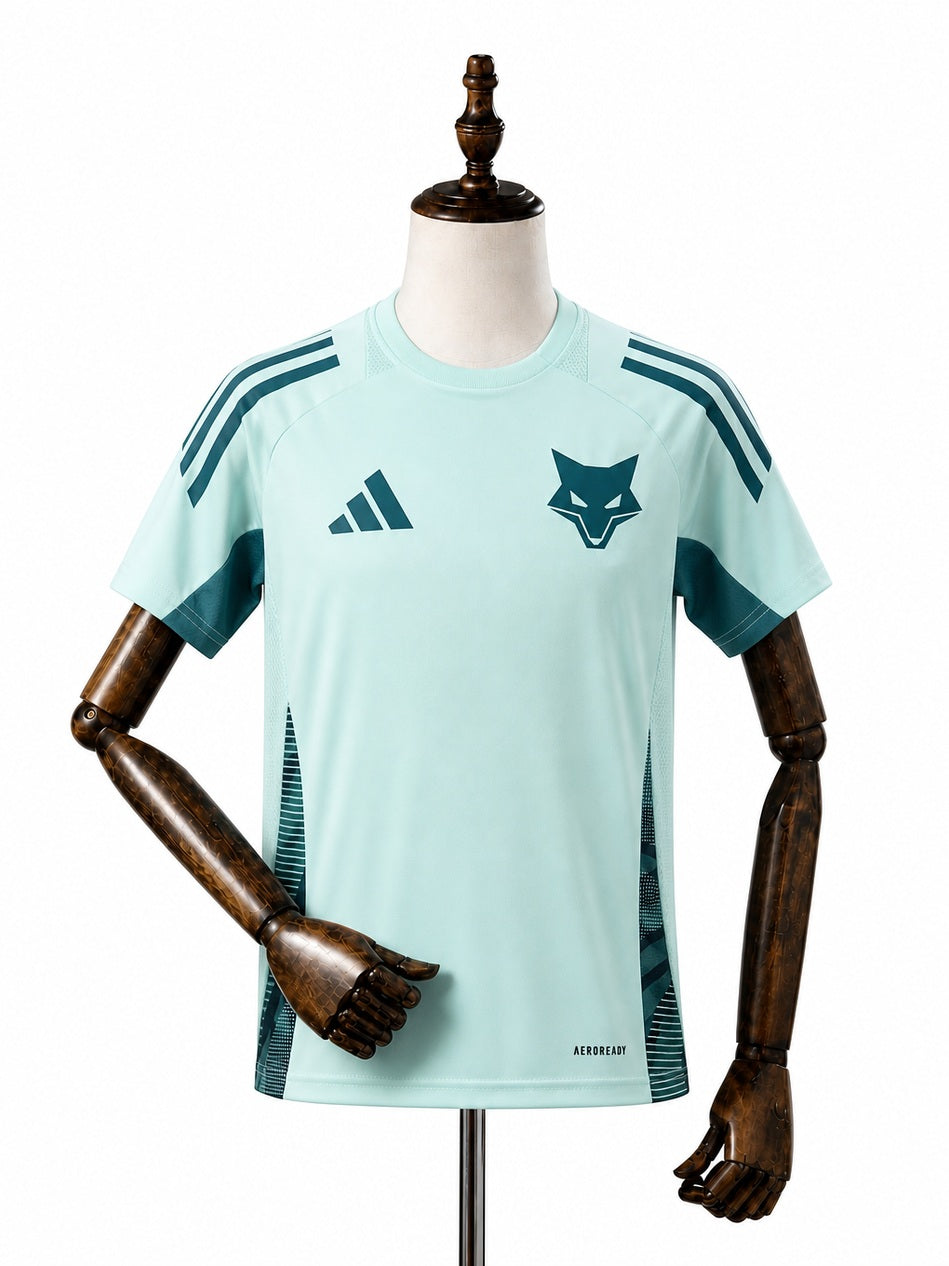 Cruzeiro Training Kids Kit front wood mannequin white background