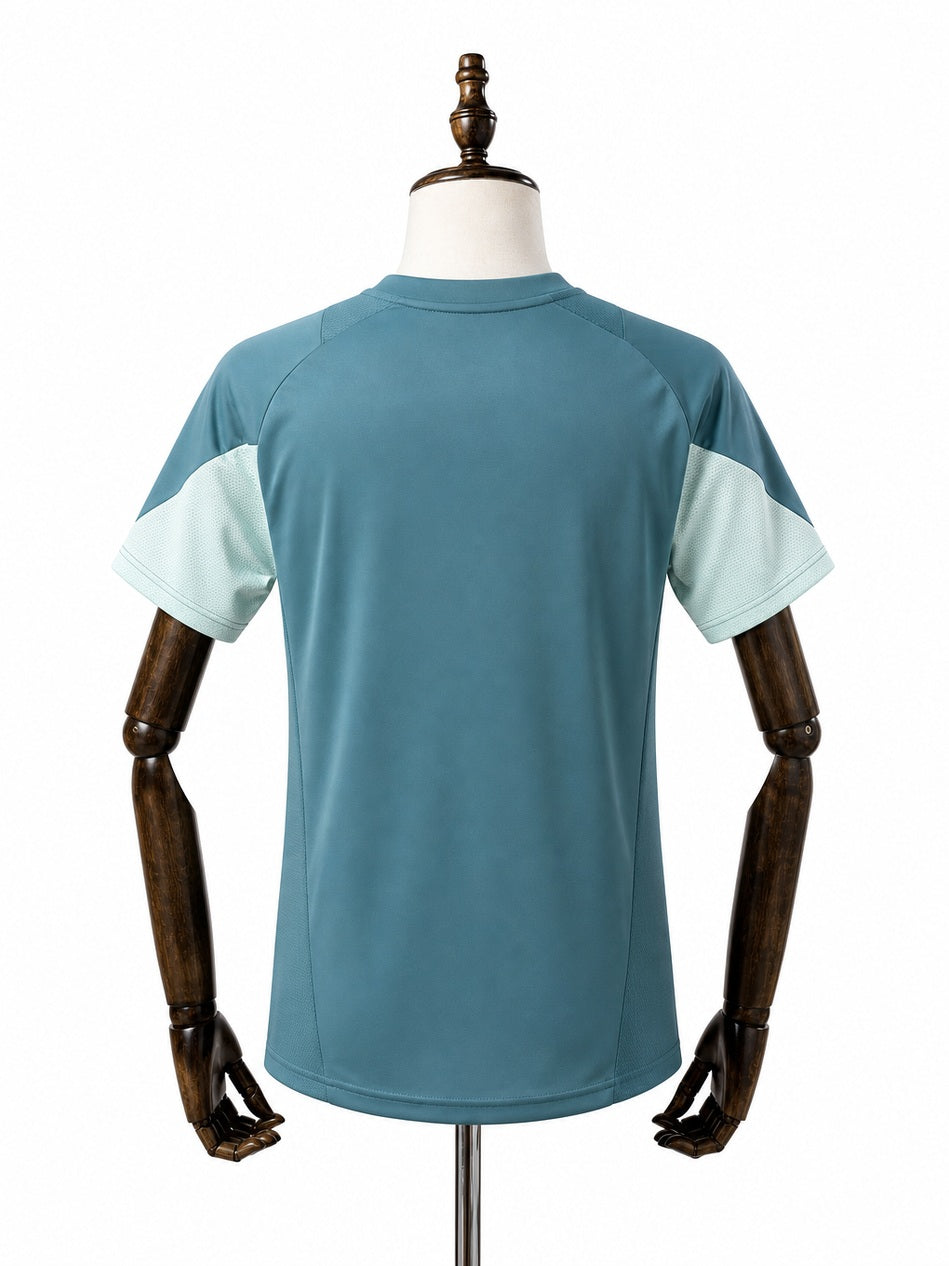 Cruzeiro Women Green Training uniform Jersey back wood mannequin white background