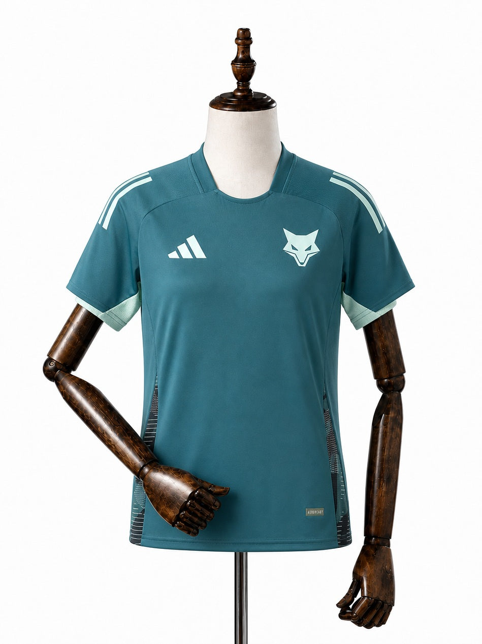 Cruzeiro Women Green Training uniform Jersey front wood mannequin white background