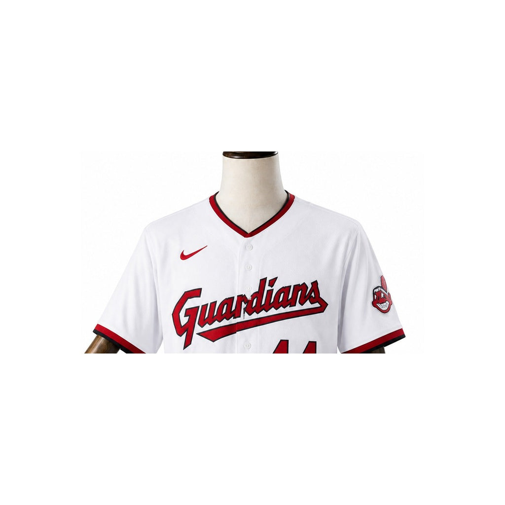 Cleveland Guardians MLB – Camisa Oficial Primeira (Home) detalhe escudo manequim fundo branco