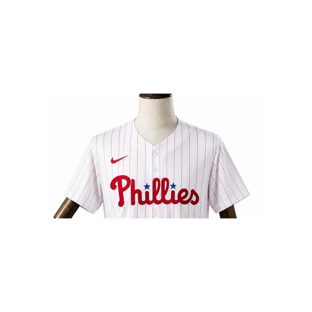 Philadelphia Phillies MLB – Camisa Oficial Primeira (Home) detalhe escudo manequim fundo branco