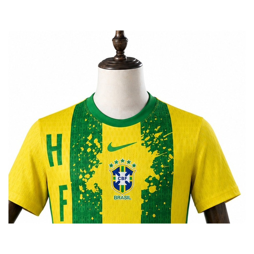 Brazil National Team Green-Yellow Jersey 2026 detalhe escudo manequim fundo branco