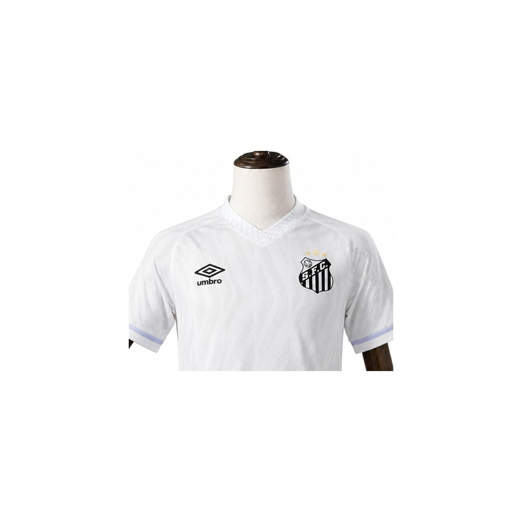 Camisa Santos - 1º Uniforme Jogador 2025/2026 detalhe escudo fundo branco