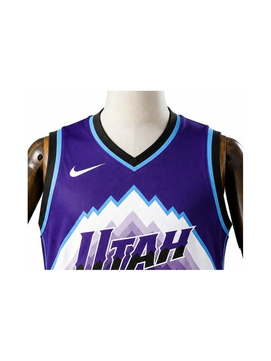 Camiseta NBA Utah Jazz - 1ª Camisa (Home) detalhe escudo fundo branco padronizado