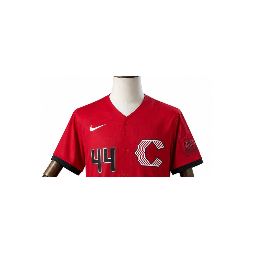 Cincinnati Reds MLB – Camisa Oficial Segunda (Away) detalhe escudo manequim fundo branco