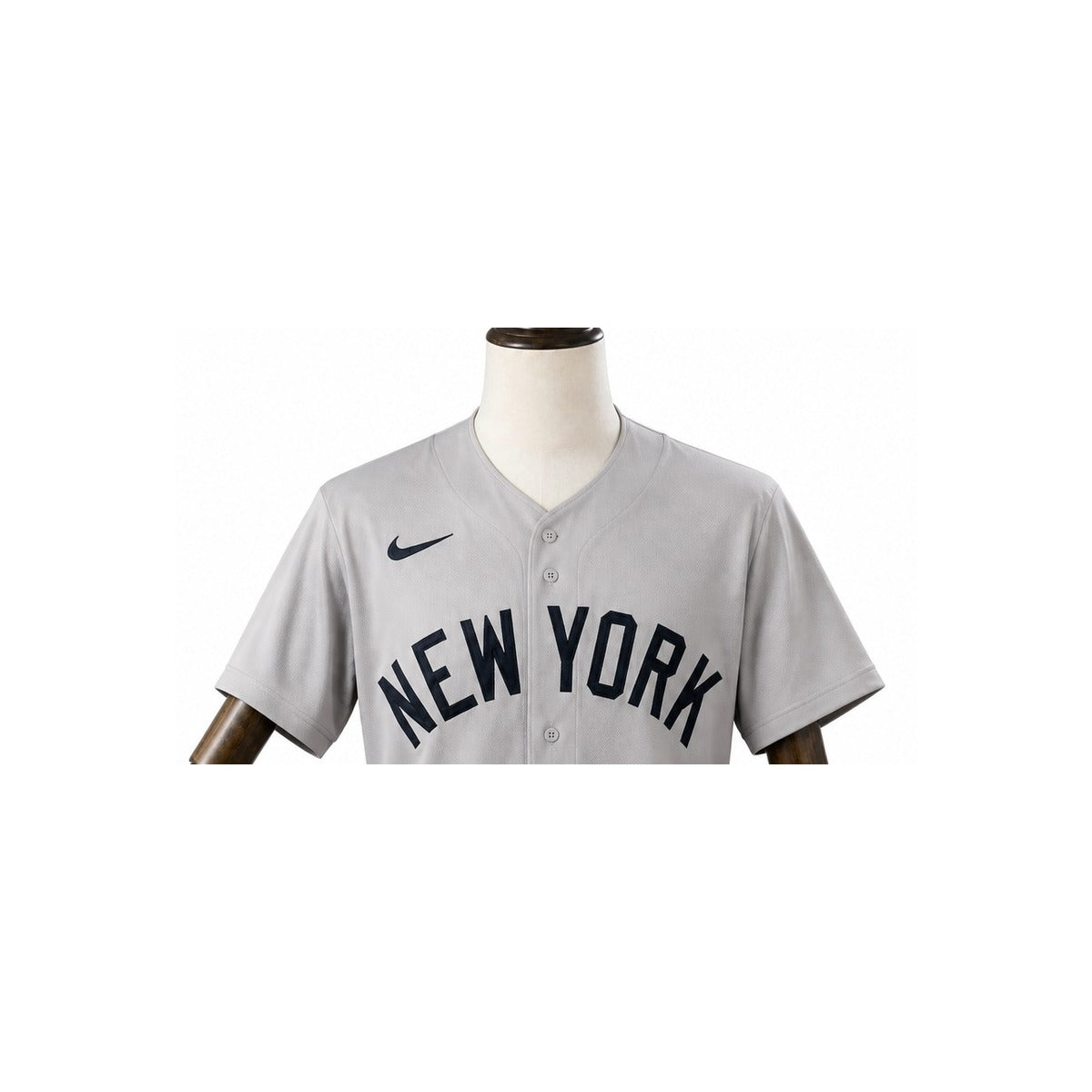 New York Yankees MLB – Camisa Oficial Segunda (Away) detalhe escudo manequim fundo branco