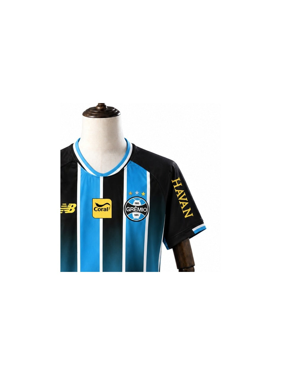 Camisa Grêmio – 1º Uniforme Jogador 2026 detalhe escudo fundo branco padronizado