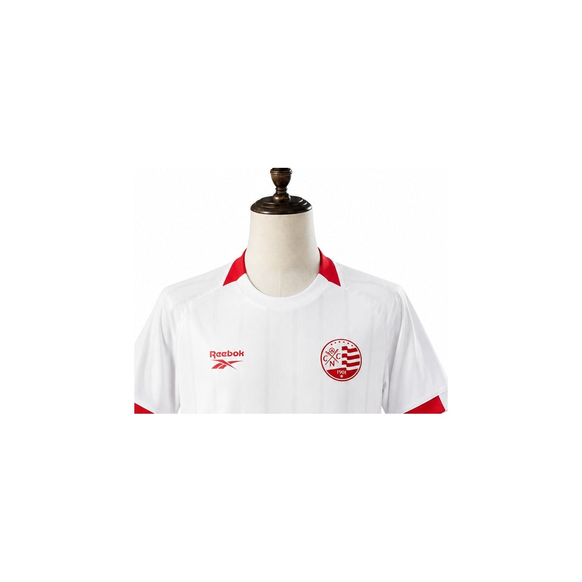 Náutico 2026/27 Away Player Version Jersey – Detail – Badge Close-up