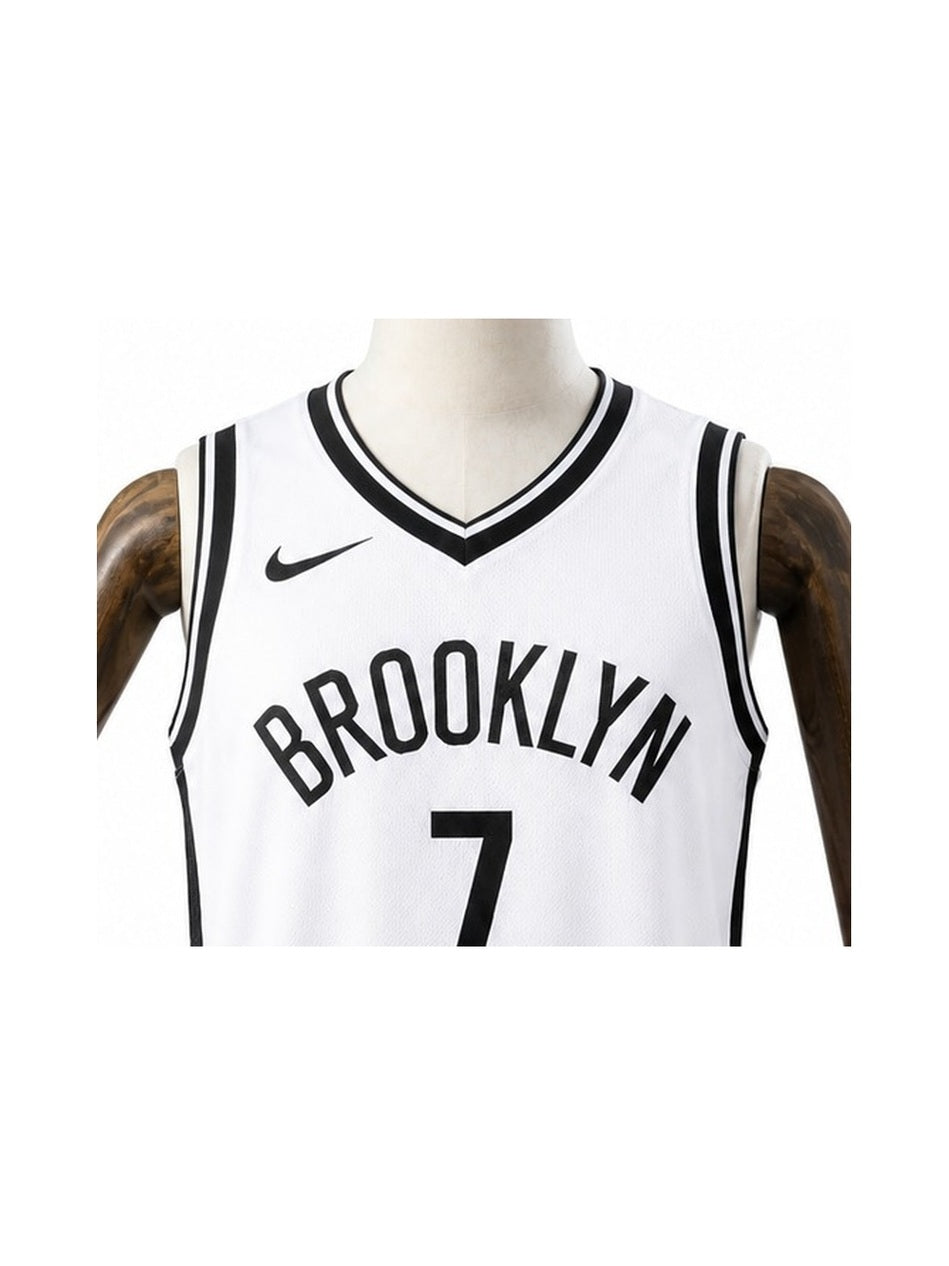 Camiseta NBA Brooklyn Nets - 2ª Camisa (Away) detalhe escudo fundo branco padronizado