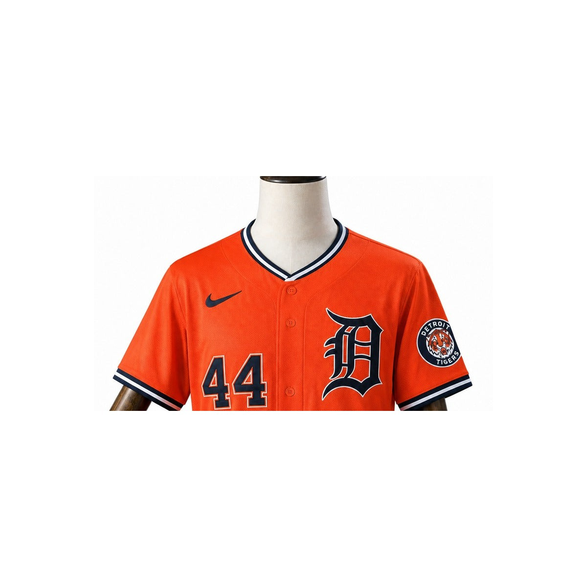 Detroit Tigers MLB – Camisa Oficial Segunda (Away) detalhe escudo manequim fundo branco