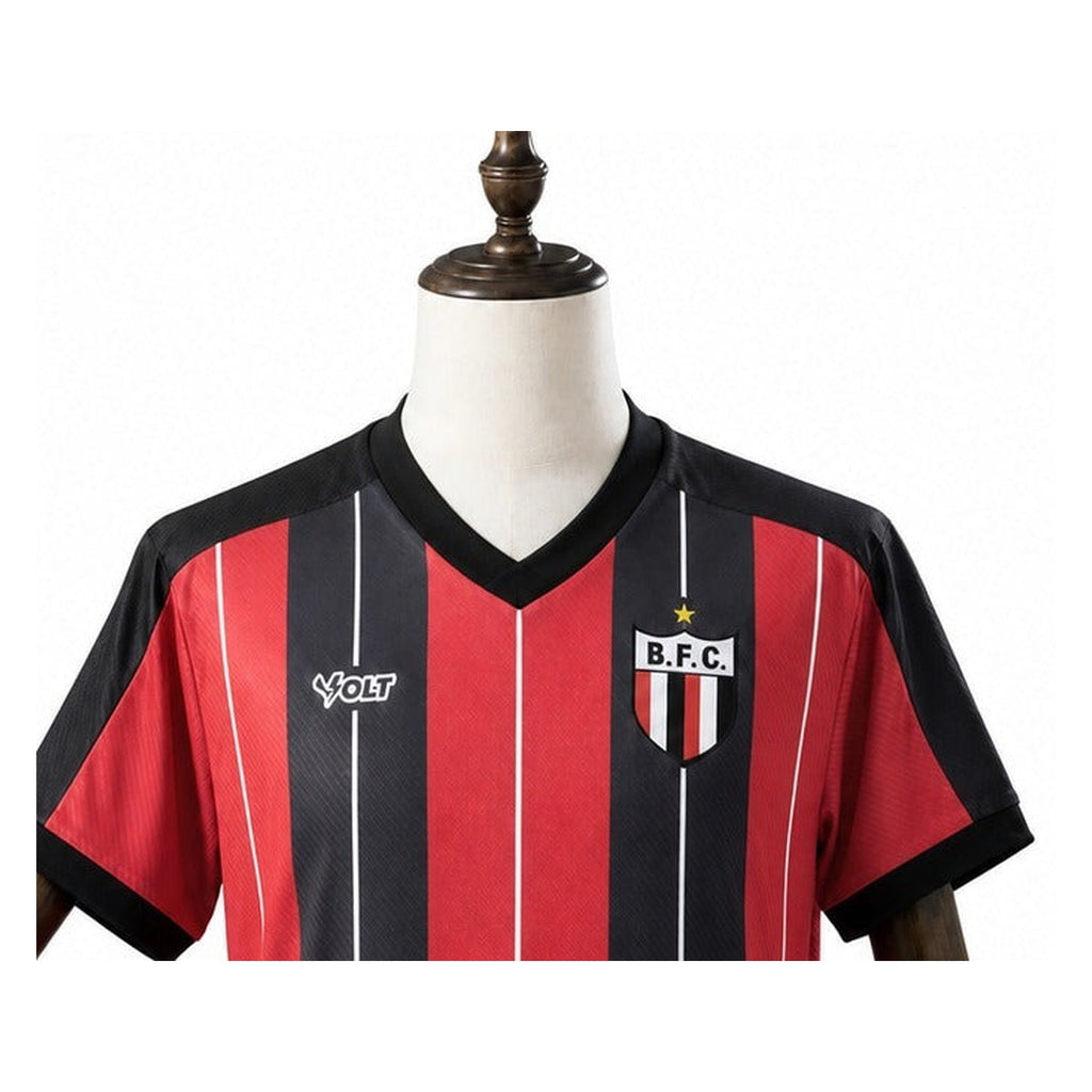 Camisa Botafogo-SP - 1º Uniforme Jogador Com Patch 2026/2027 detalhe escudo manequim fundo branco