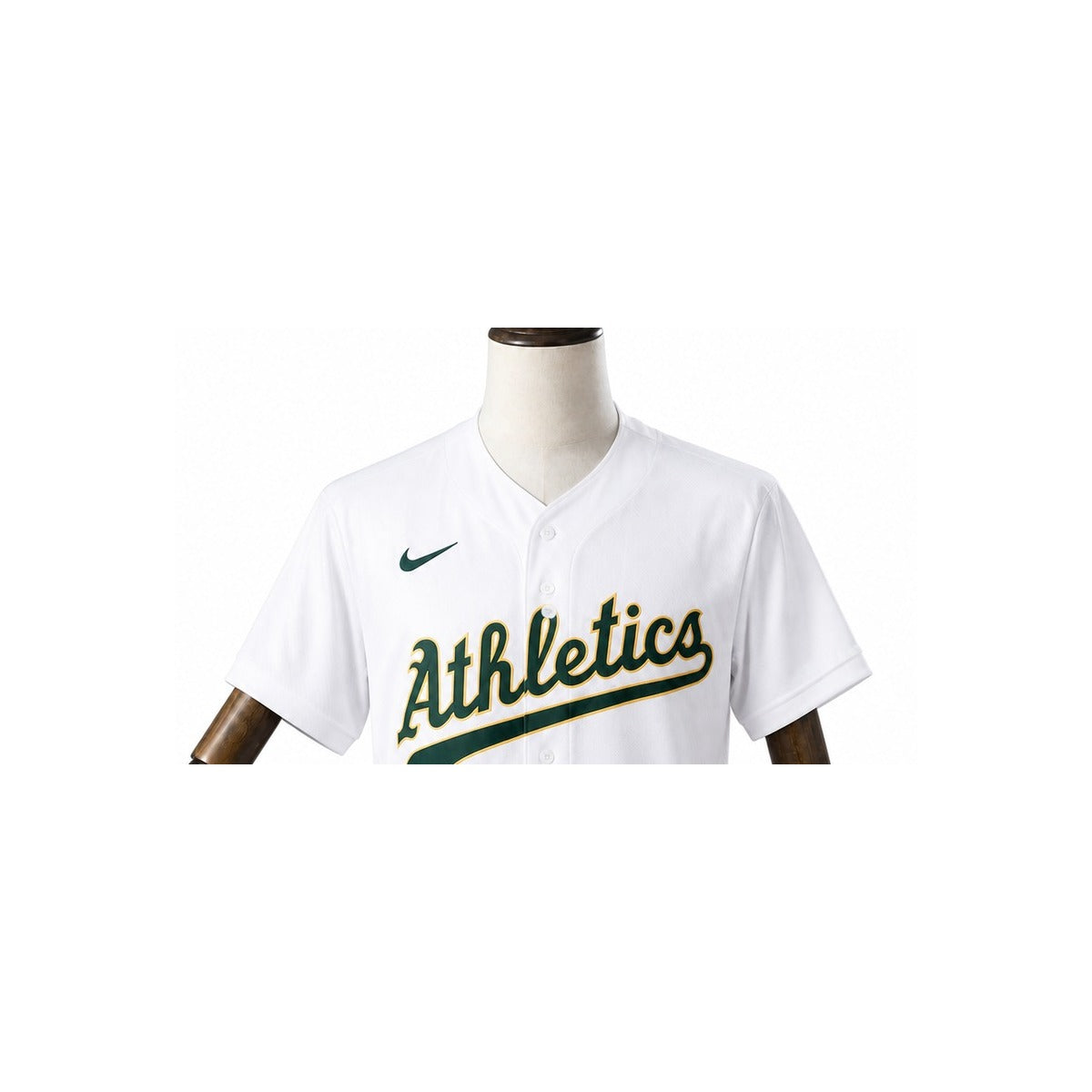Oakland Athletics MLB – Camisa Oficial Primeira (Home) detalhe escudo manequim fundo branco