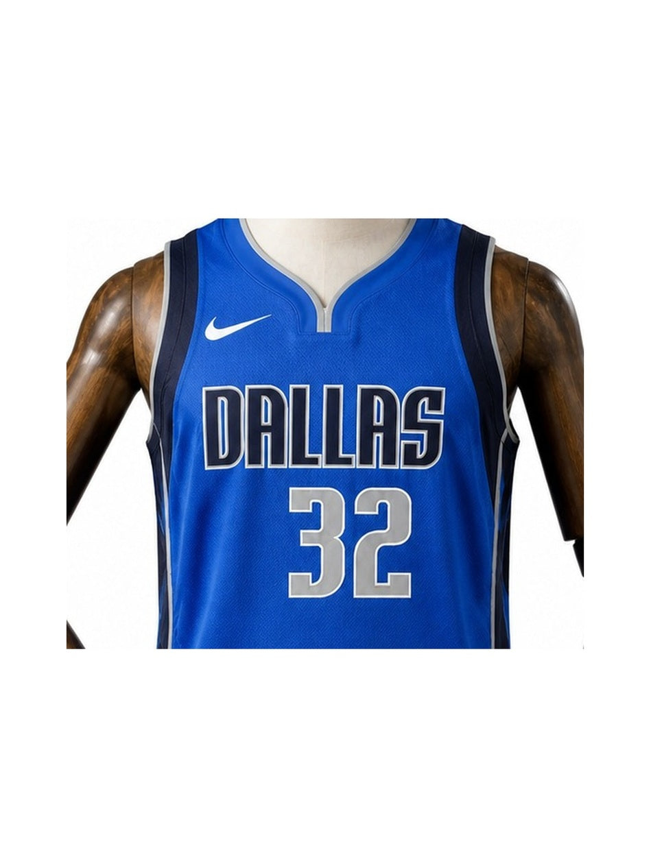 Camiseta NBA Dallas Mavericks - 1ª Camisa (Home) detalhe escudo fundo branco padronizado